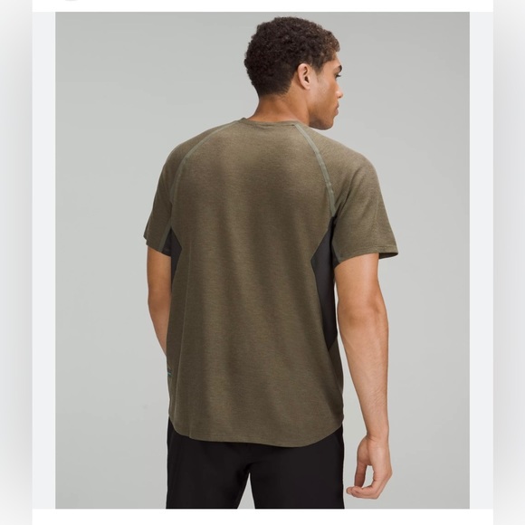 NWT!! Lululemon Ventilated Short Sleeve-L - Picture 4 of 6